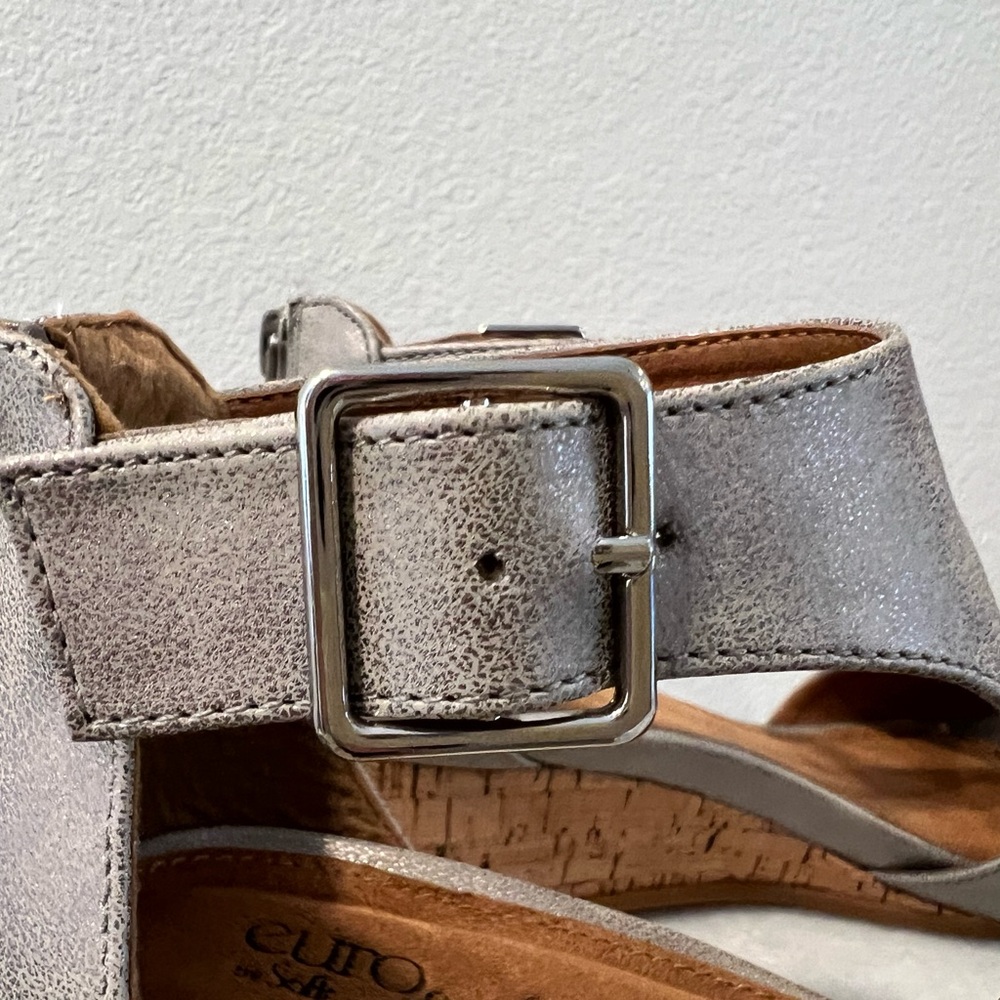 Metallic Wedge Sandals - Picture 6 of 8